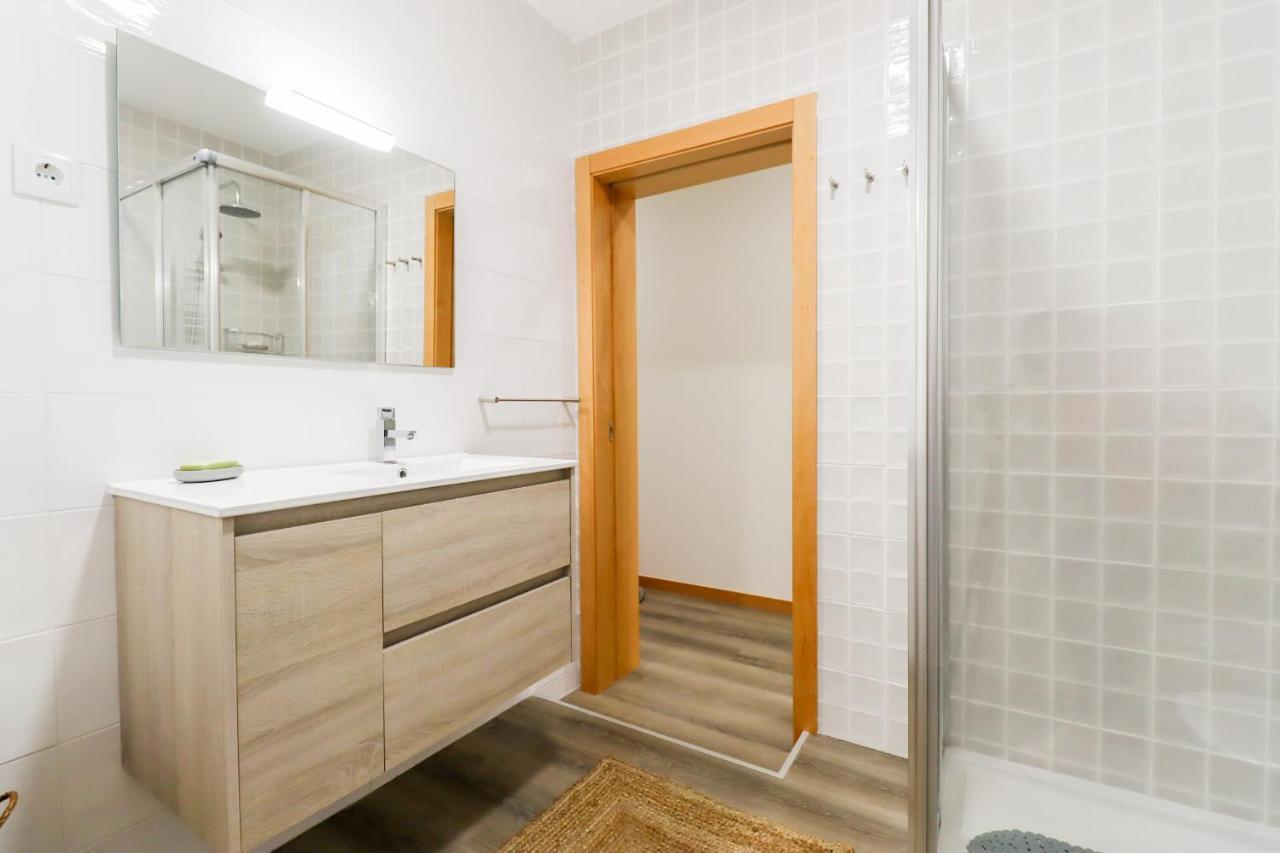 Tiana Apartment - City Centre With Terrace Viana do Castelo Bagian luar foto