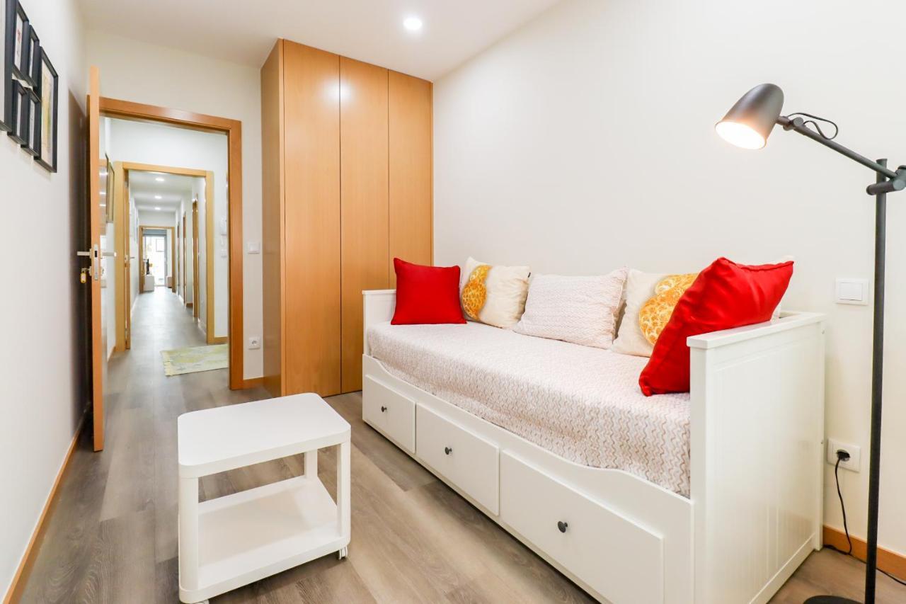 Tiana Apartment - City Centre With Terrace Viana do Castelo Bagian luar foto